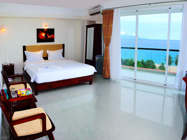 GOLDEN LOTUS HOTEL
